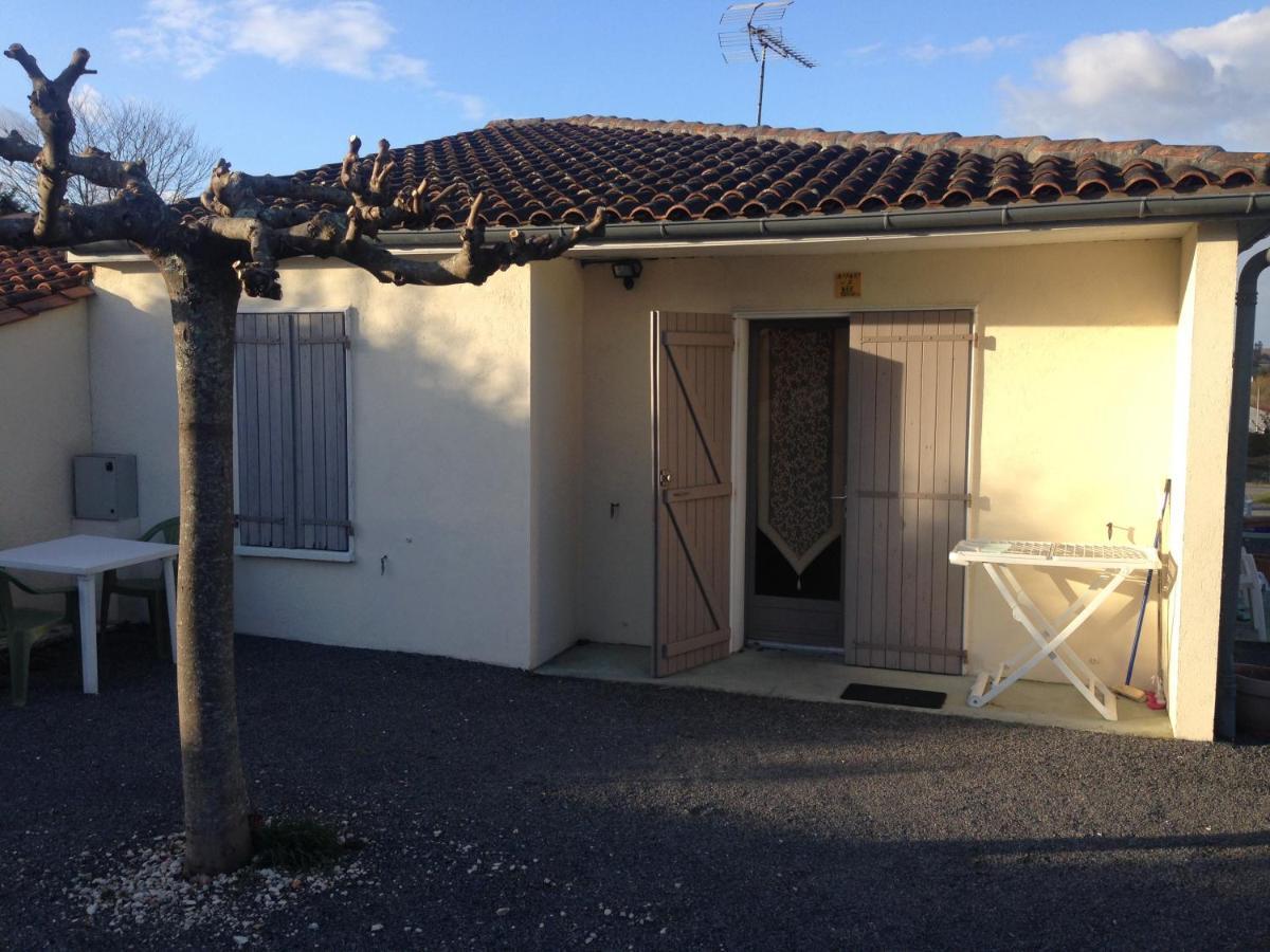 Résidence Les Plus Près Jonzac Exterior foto