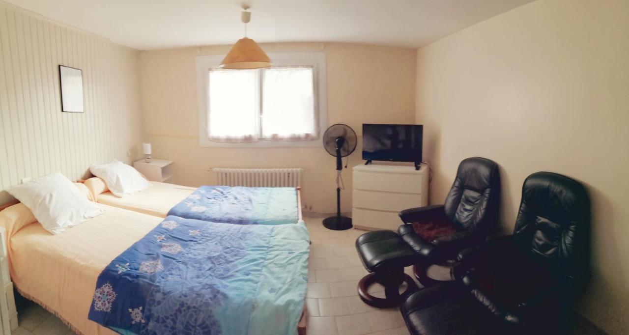 Résidence Les Plus Près Jonzac Exterior foto